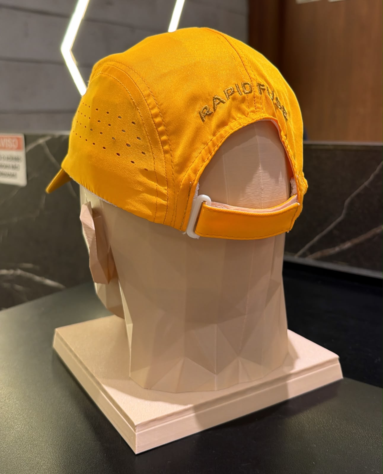 BONÉ PREMIUM AMARELO