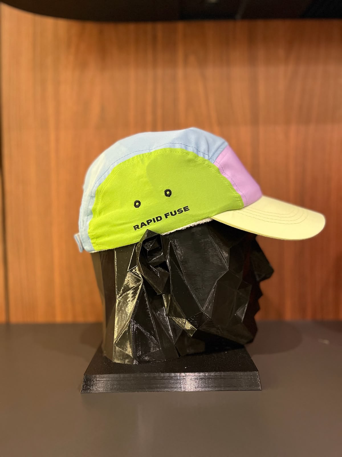 BONÉ PREMIUM ROXO VERDE LARANJA E AZUL — foto 4