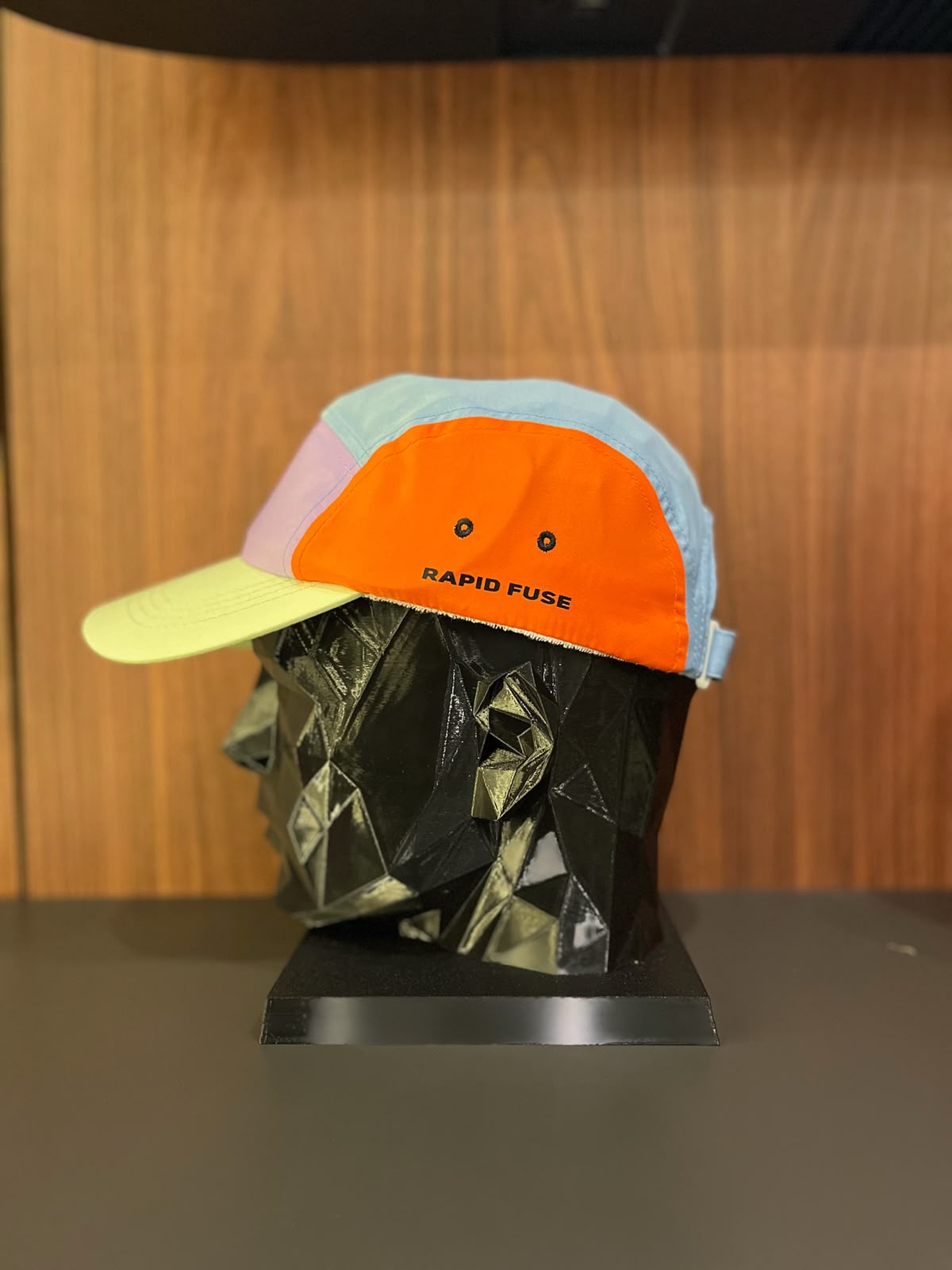 BONÉ PREMIUM ROXO VERDE LARANJA E AZUL