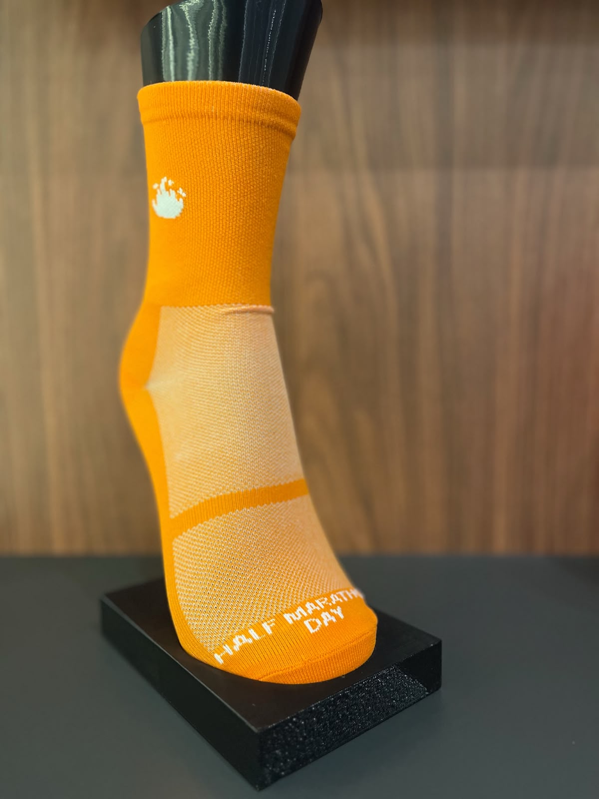MEIA 21 KM LARANJA COM FOGO BRANCO