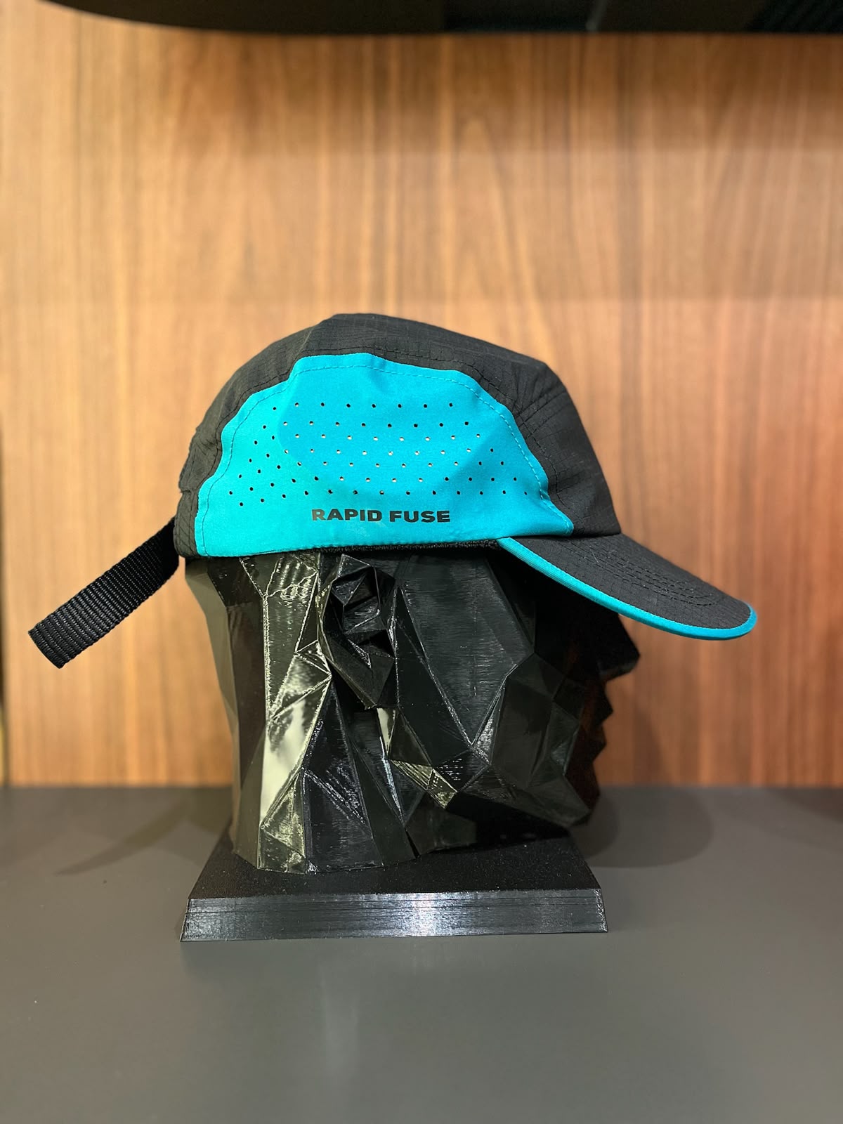 BONÉ PREMIUM PRETO COM DETALHES AZUL TIFANY-02 — foto 2