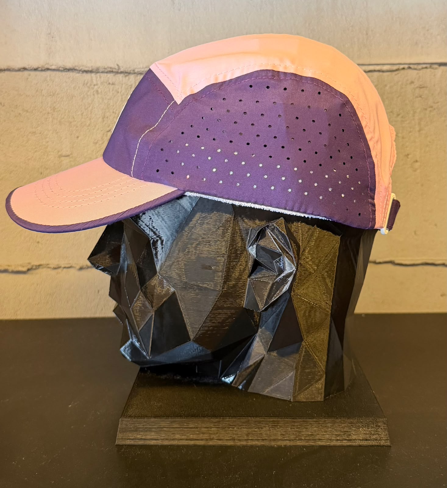 BONÉ PREMIUM ROXO E ROSA COM FOGO BRANCO