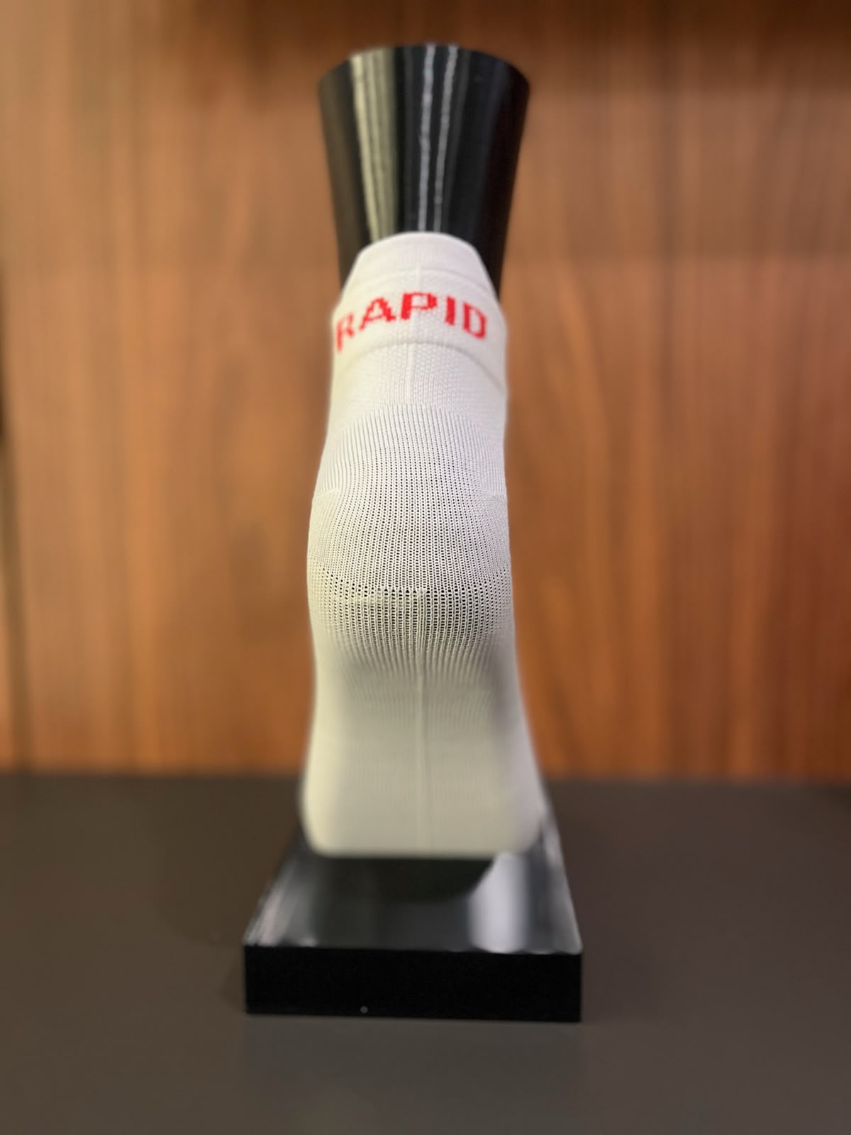 MEIA CURTA RAPID BRANCA COM DETALHES VERMELHOS — foto 3