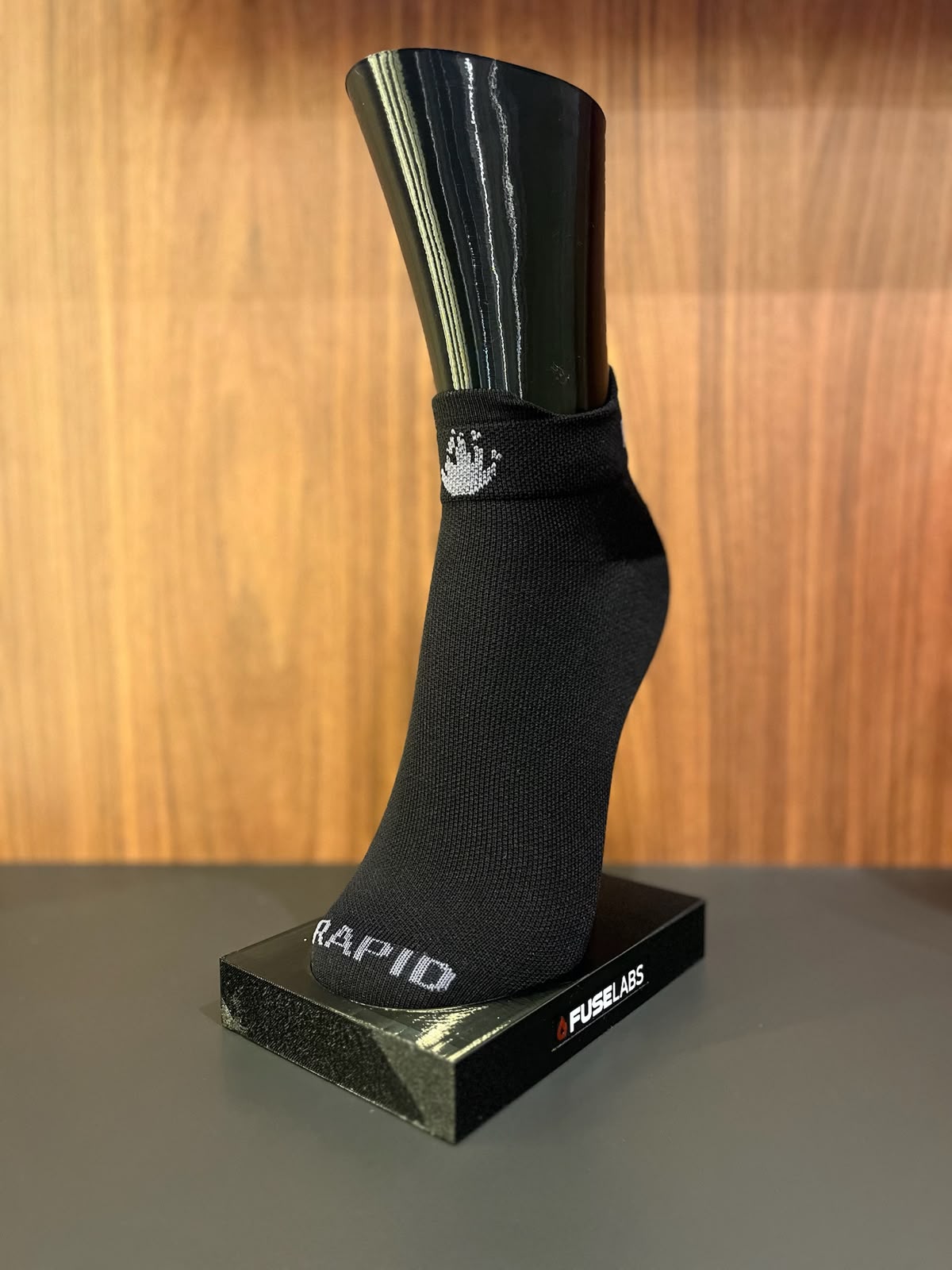 MEIA CURTA RAPID PRETA COM DETALHES CINZA