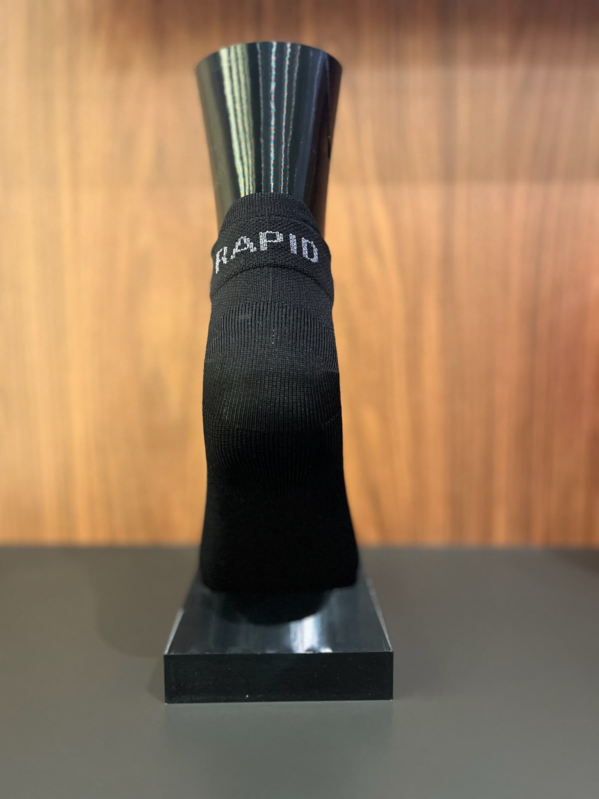 MEIA CURTA RAPID PRETA COM DETALHES CINZA — foto 2